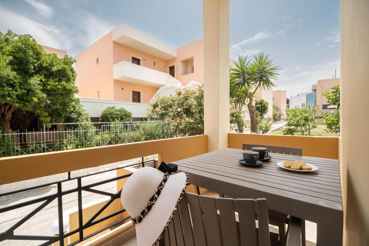 Manos Beachside Apartments Aγία Μαρίνα Εξωτερικό φωτογραφία