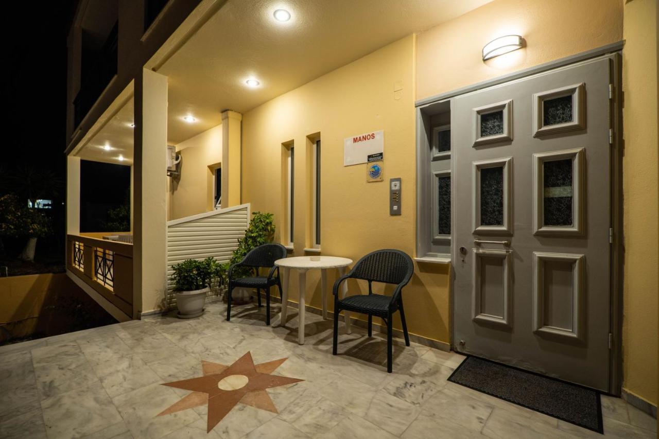 Manos Beachside Apartments Aγία Μαρίνα Εξωτερικό φωτογραφία