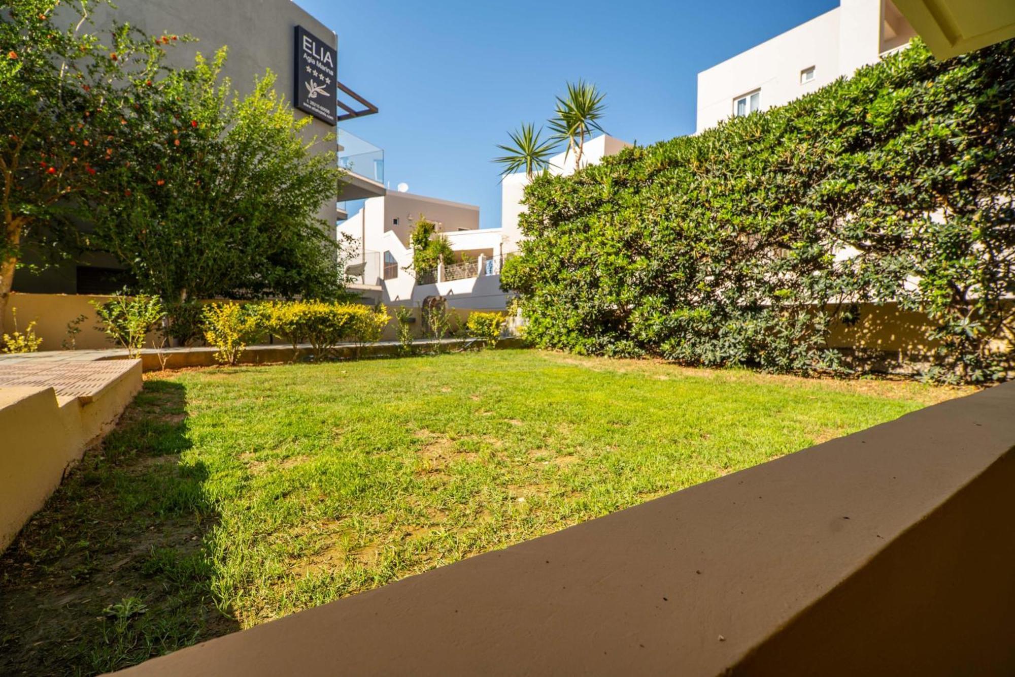 Manos Beachside Apartments Aγία Μαρίνα Εξωτερικό φωτογραφία