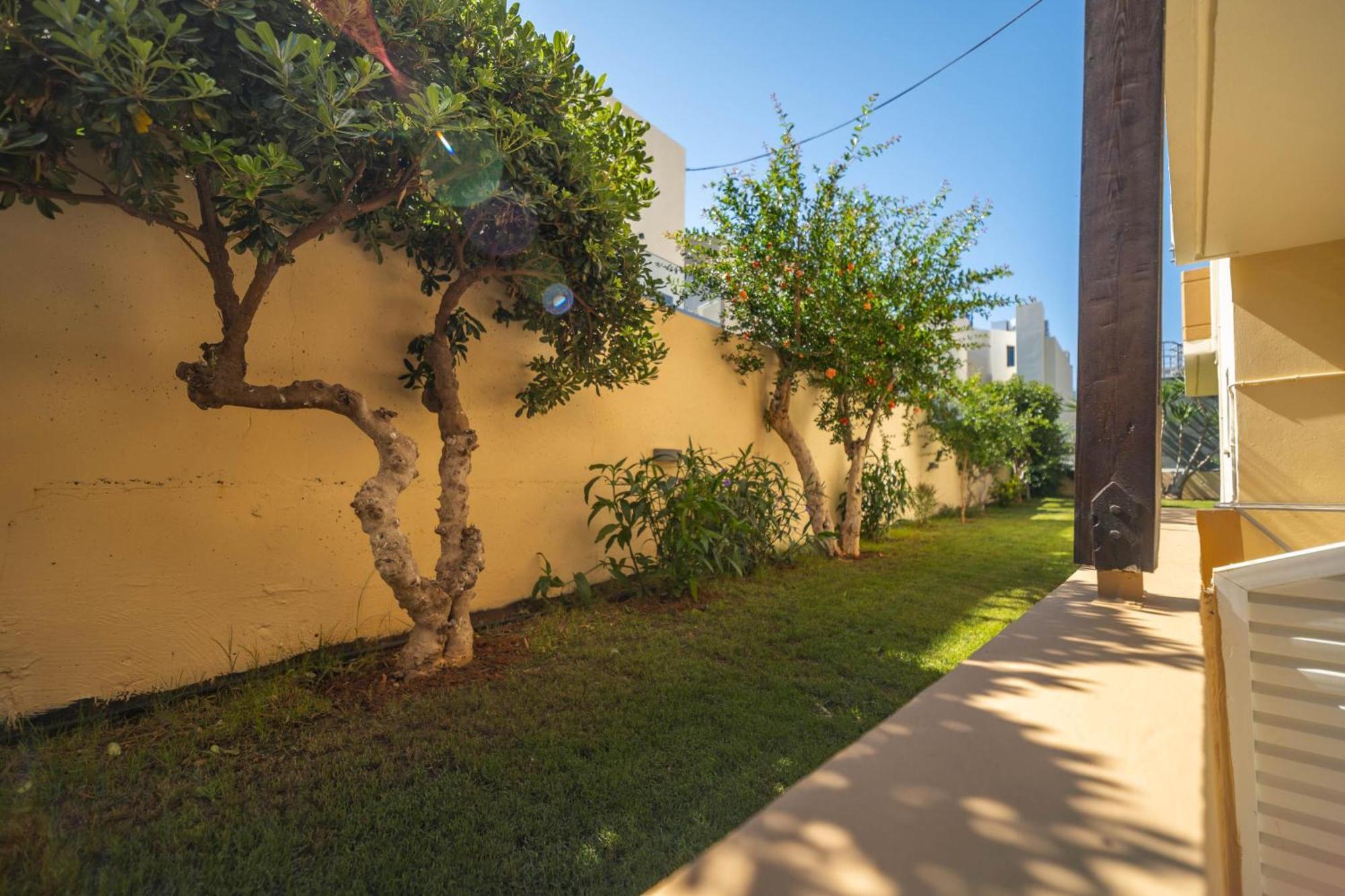 Manos Beachside Apartments Aγία Μαρίνα Εξωτερικό φωτογραφία