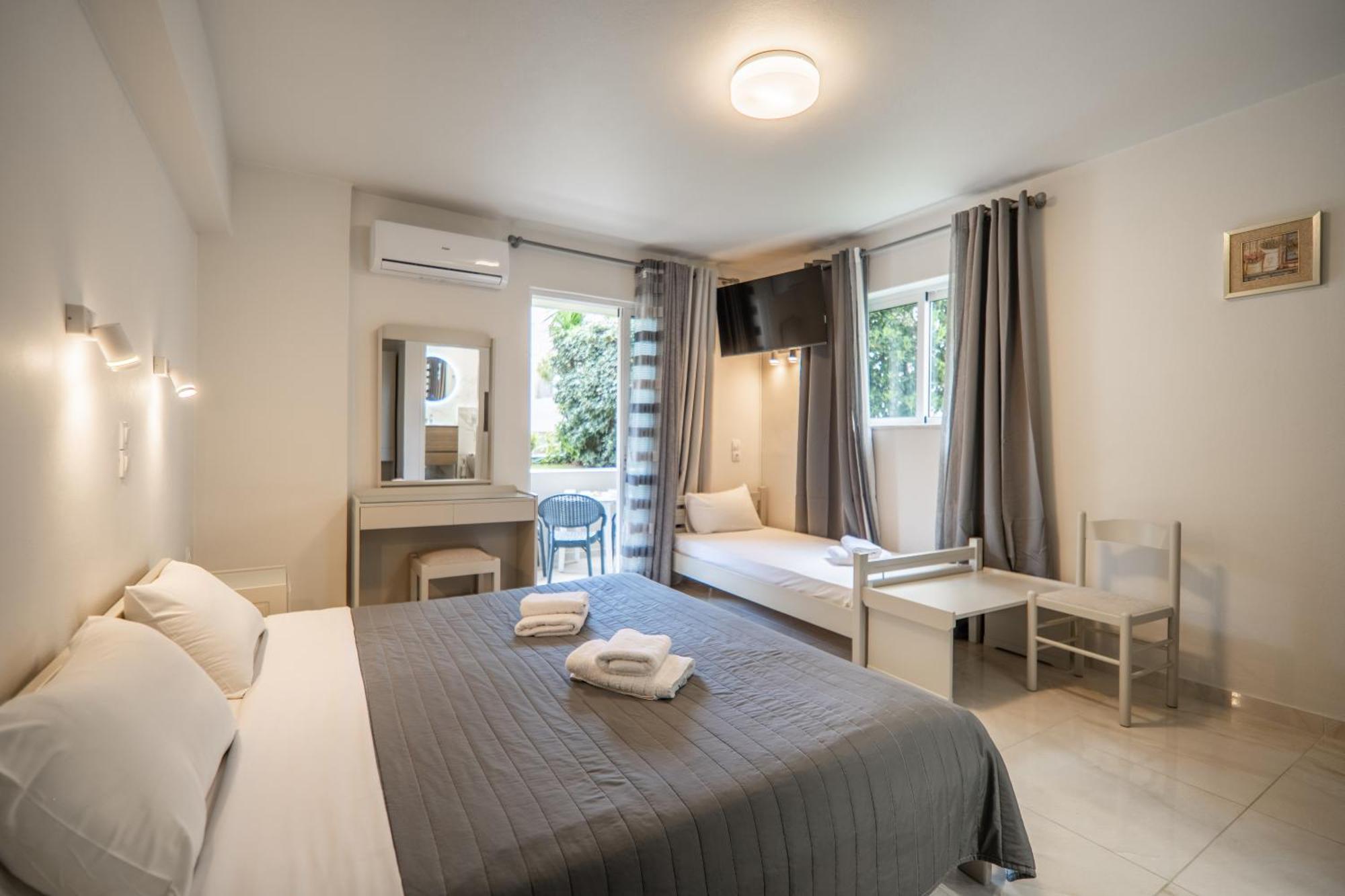Manos Beachside Apartments Aγία Μαρίνα Εξωτερικό φωτογραφία