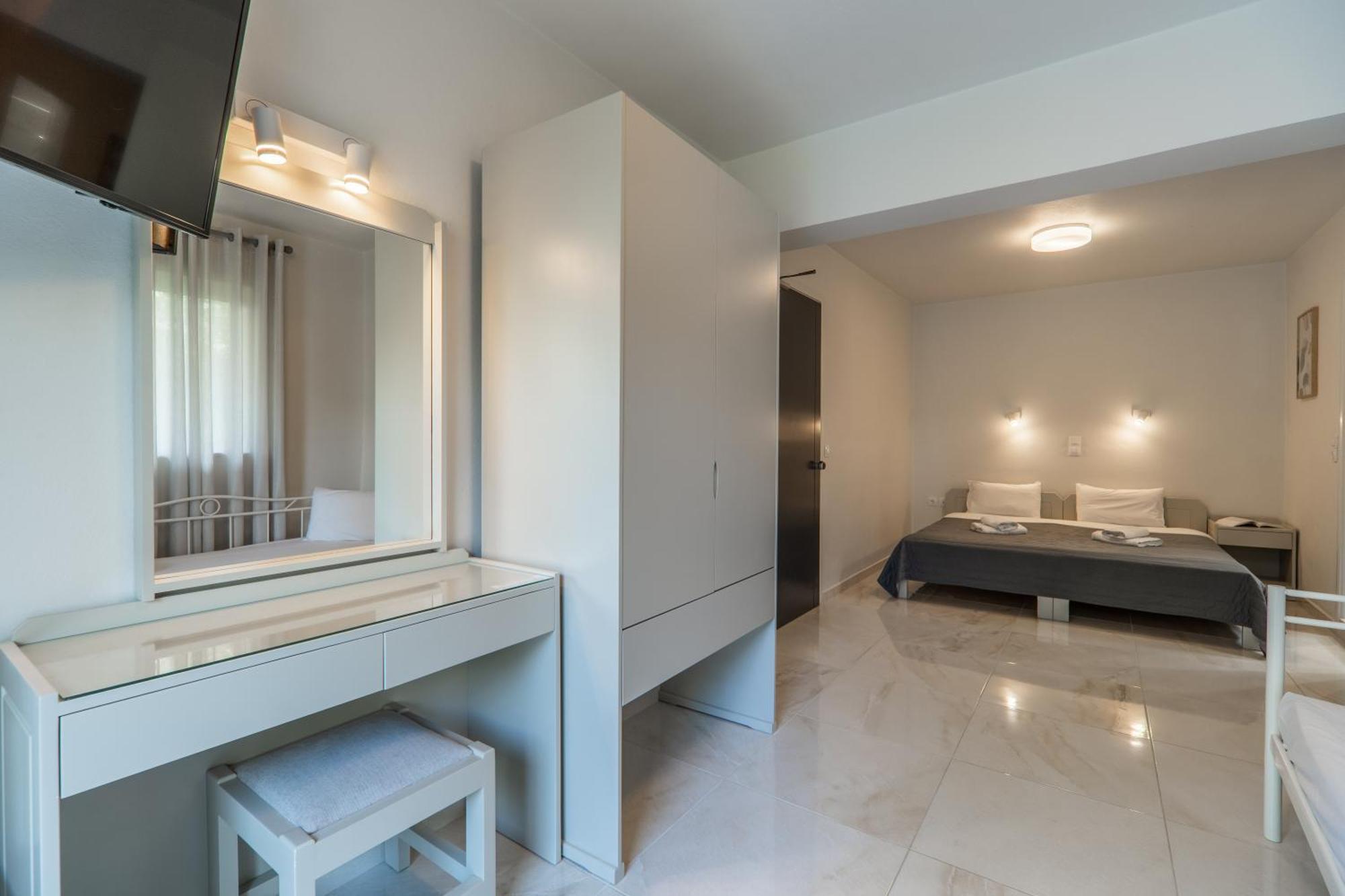 Manos Beachside Apartments Aγία Μαρίνα Δωμάτιο φωτογραφία