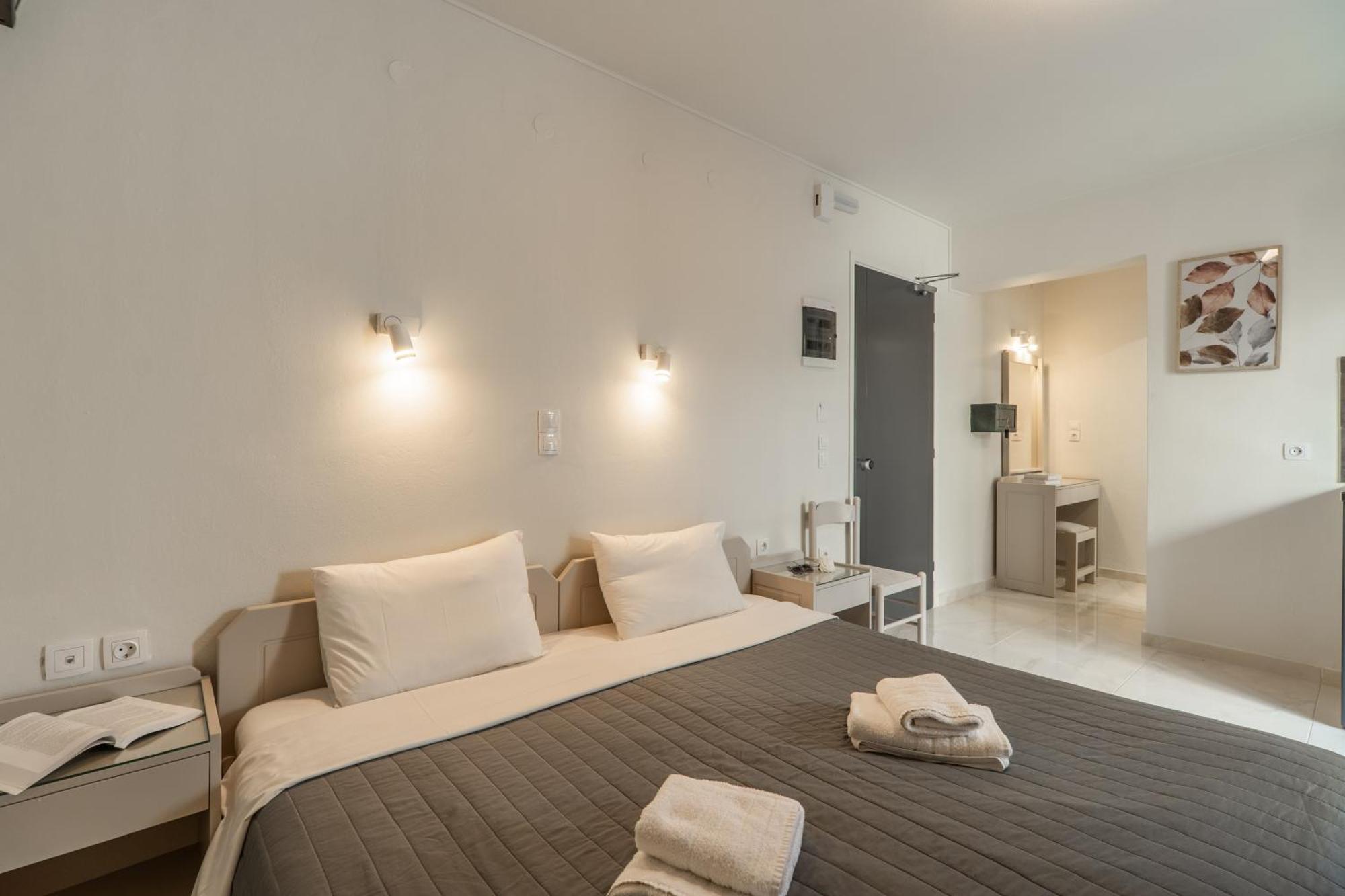 Manos Beachside Apartments Aγία Μαρίνα Εξωτερικό φωτογραφία