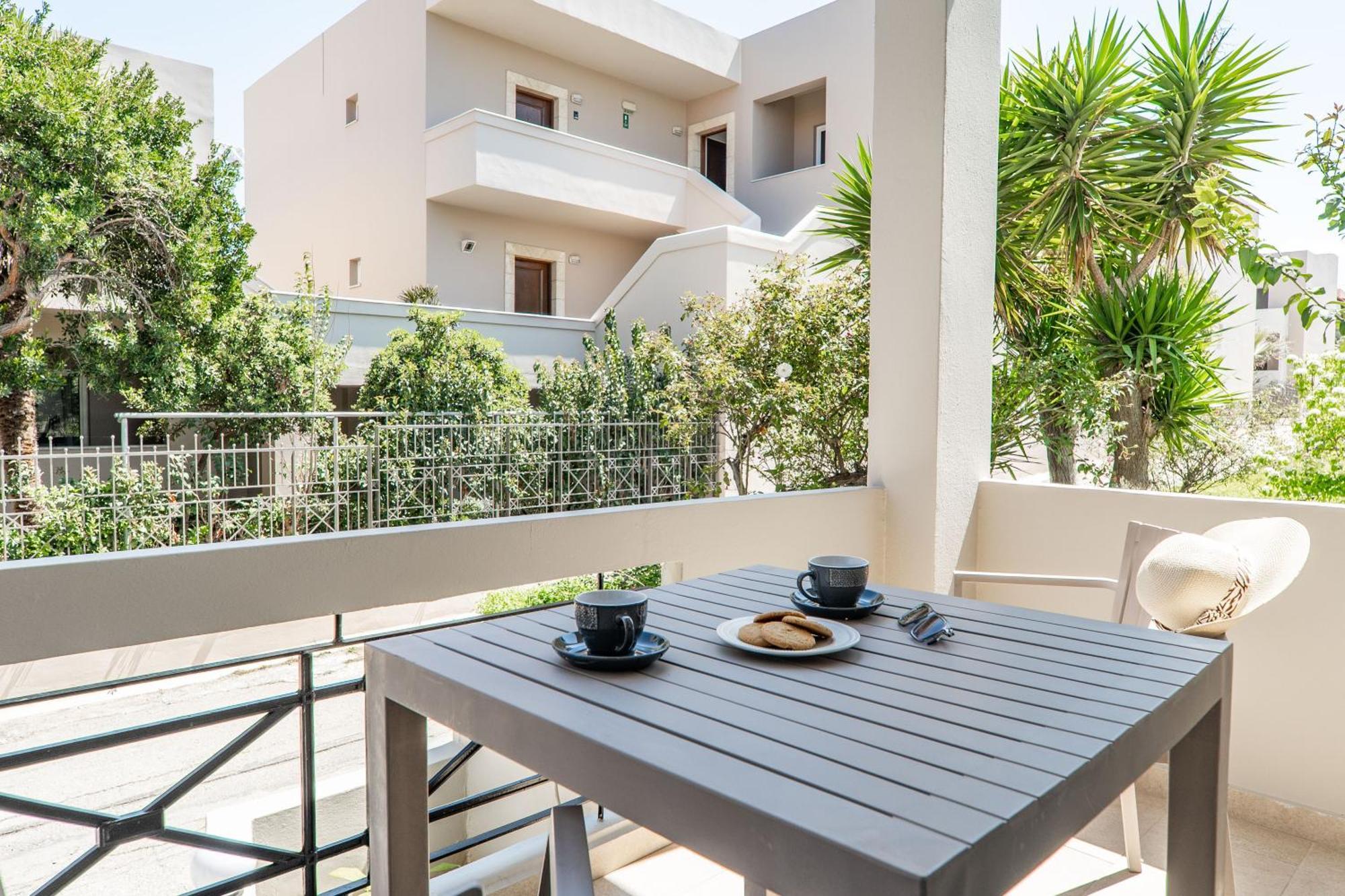 Manos Beachside Apartments Aγία Μαρίνα Δωμάτιο φωτογραφία