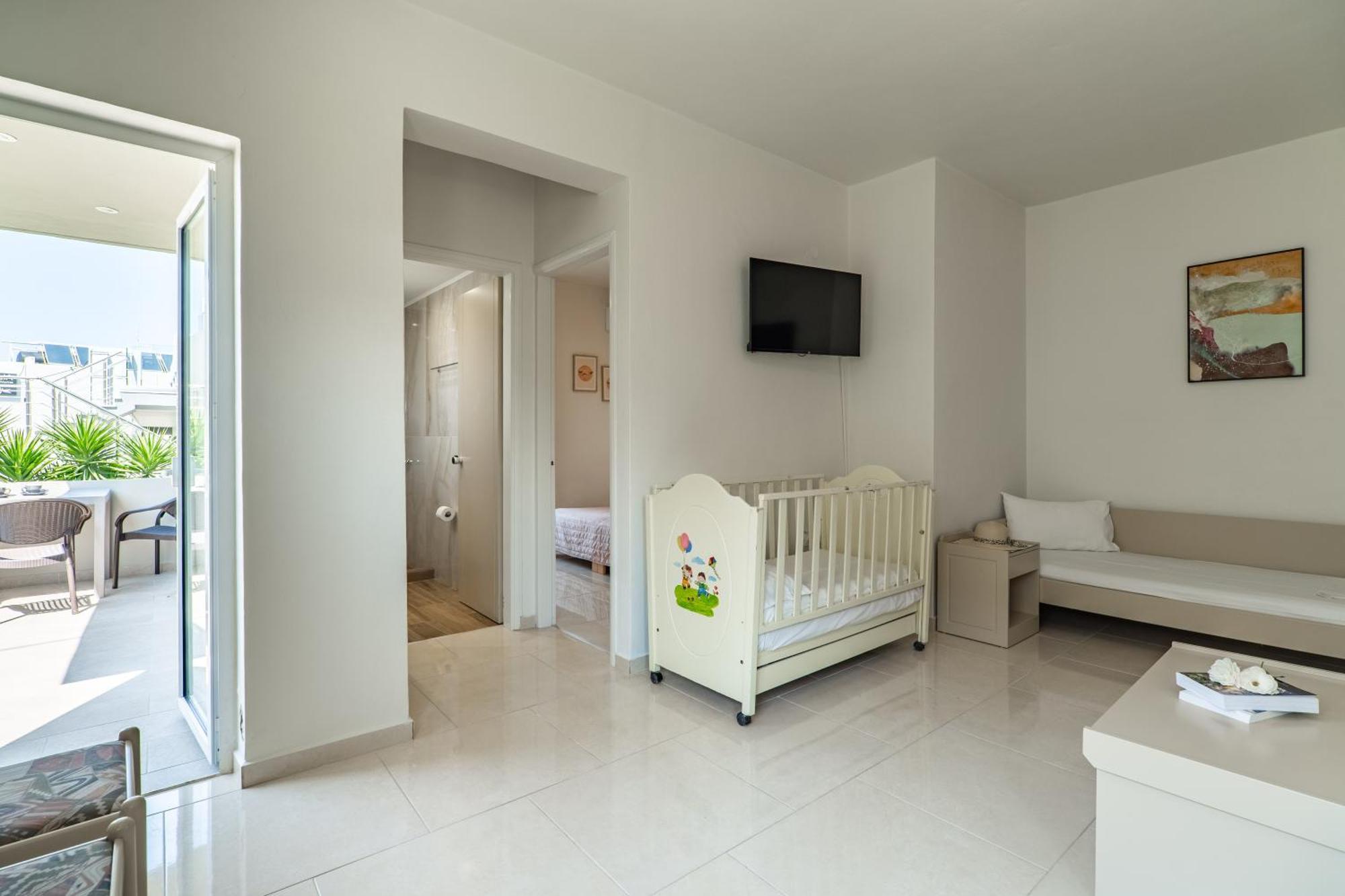 Manos Beachside Apartments Aγία Μαρίνα Δωμάτιο φωτογραφία