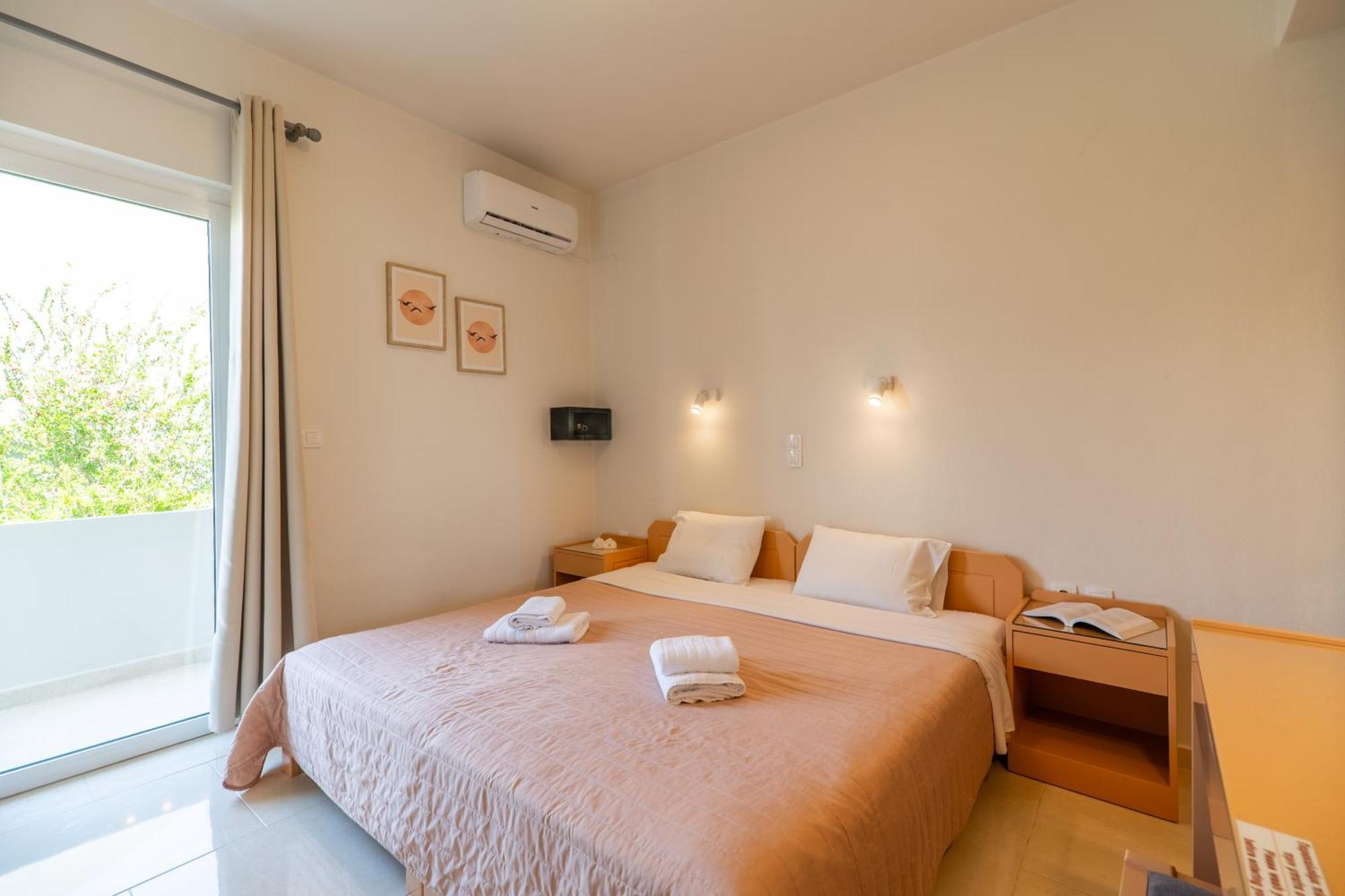 Manos Beachside Apartments Aγία Μαρίνα Δωμάτιο φωτογραφία